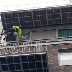 Professional commercial window cleaning services London uk